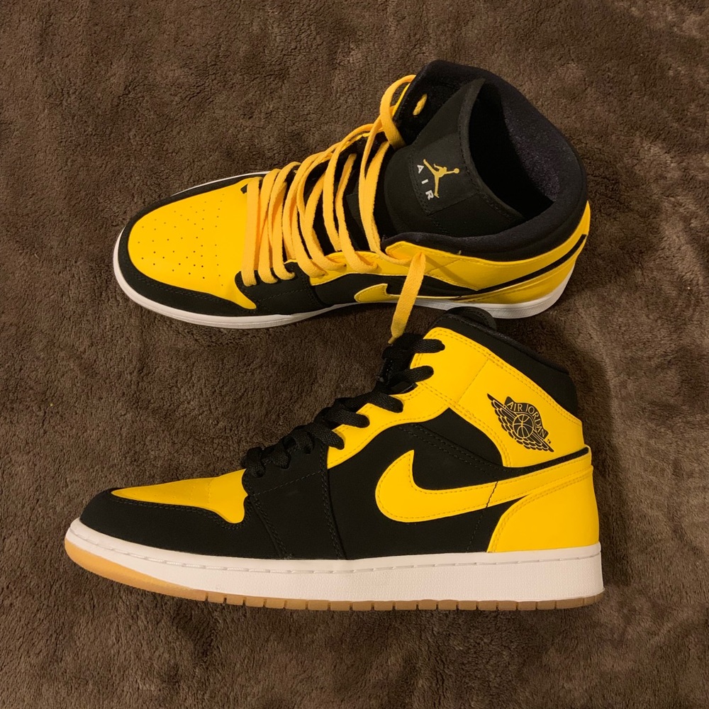 Air Jordan 1 mid “new love”